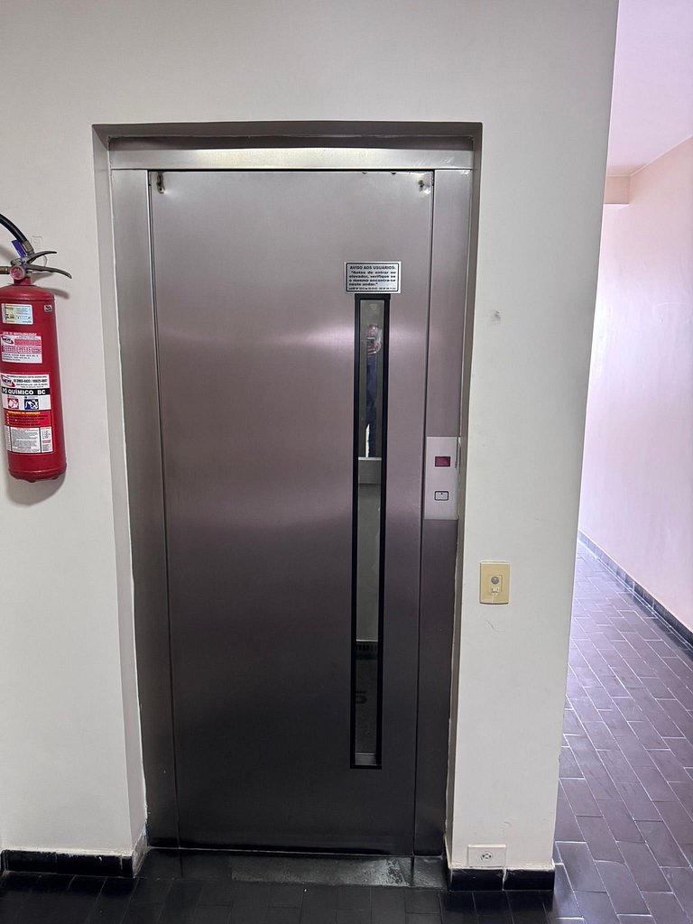 Amplo Apto 2 quartos Asa Sul by CentoEdez