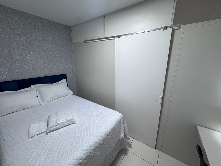 Flat com varanda no Núcleo Bandeirante