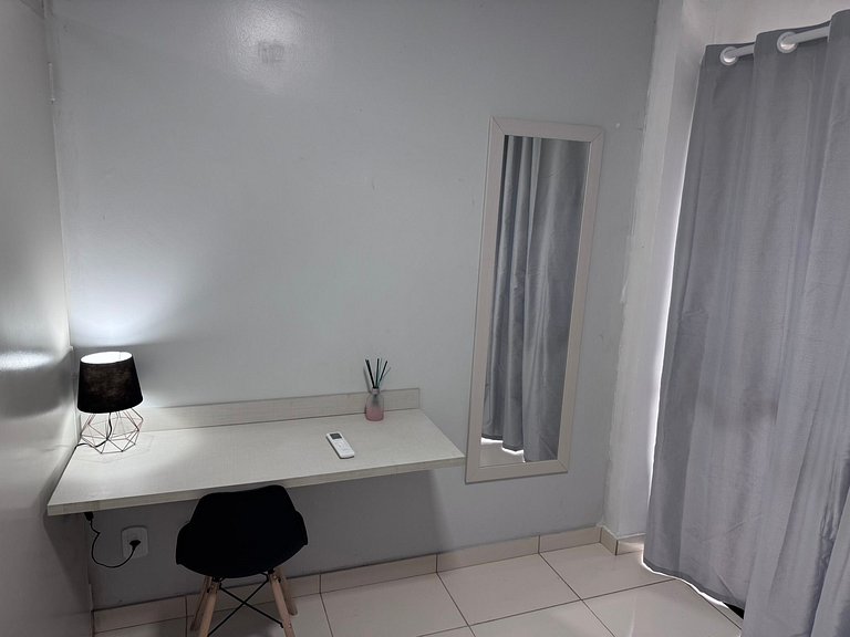 Flat com varanda no Núcleo Bandeirante
