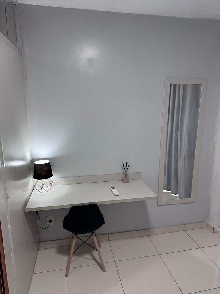 Flat com varanda no Núcleo Bandeirante